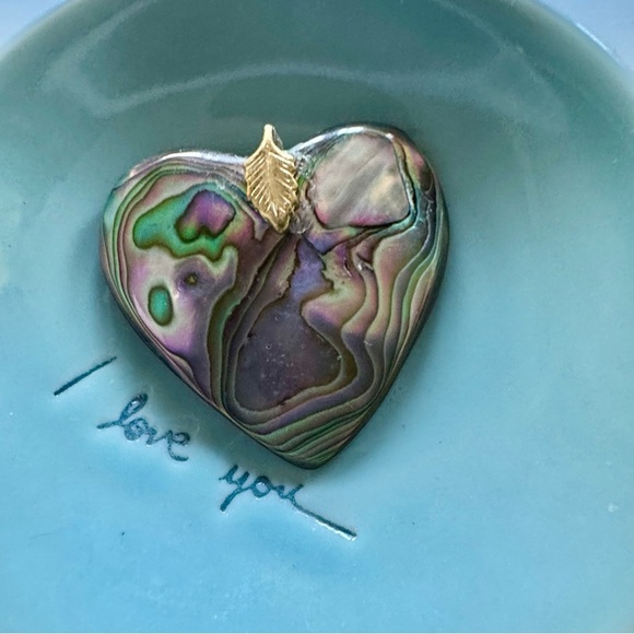 Abalone Heart Glow Pendant - Picture 4 of 4